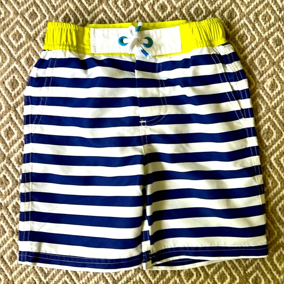 Mini Boden Swim trunks size 5-6 - Picture 1 of 4